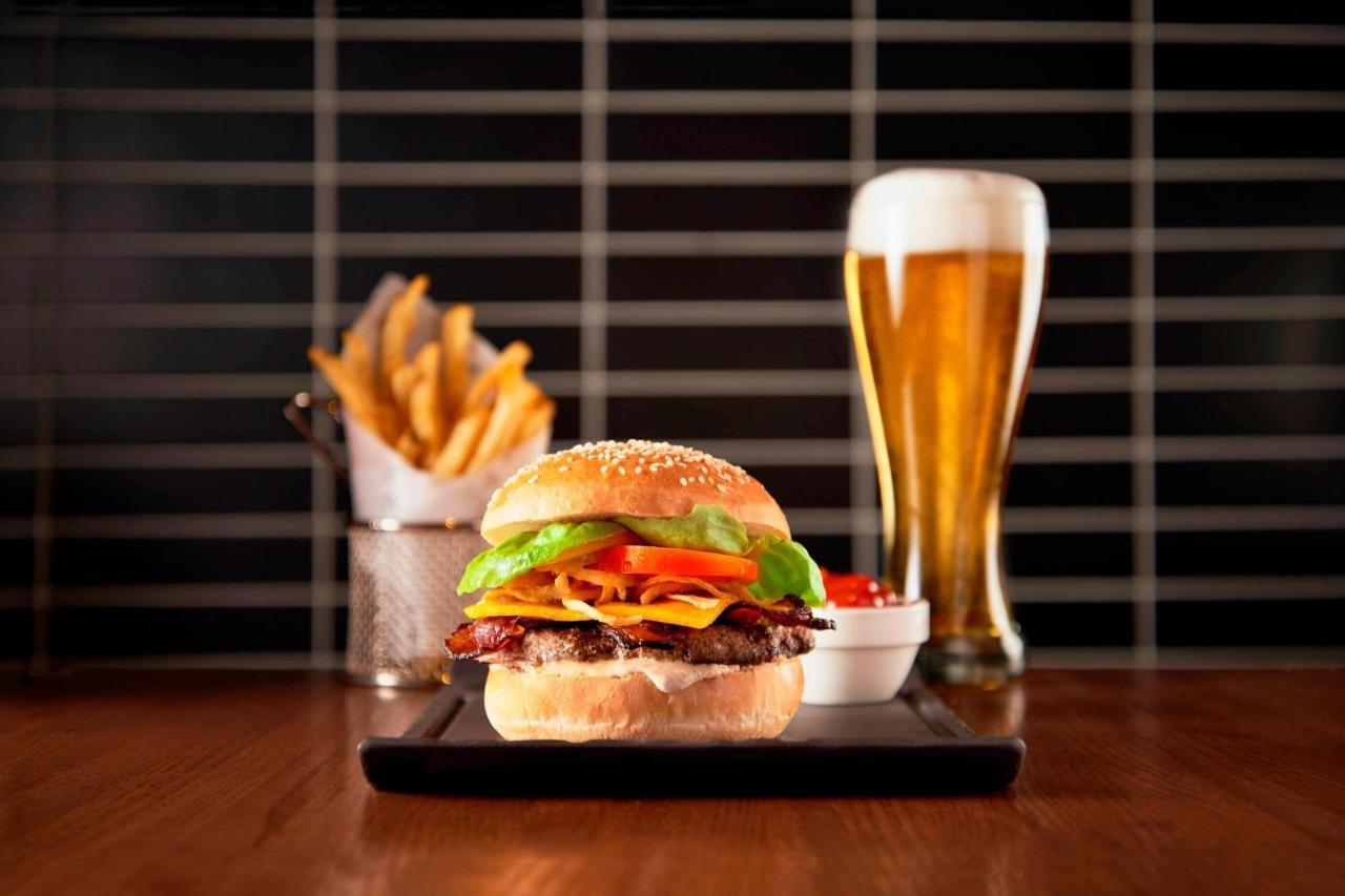 萨斯卡通骑士喜来登酒店 外观 照片